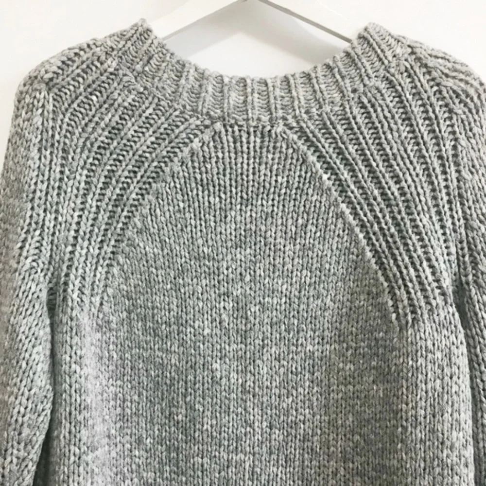 Ann Taylor chunky gray sweater, size M - Picture 5 of 6